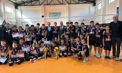 Karpuzlu’da Yıldızlar Sahadaydı: Okul Sporları Voleybol Müsabakaları Tamamlandı