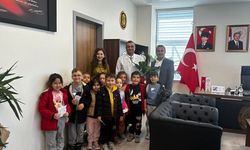 Miniklerden Doktorlara Anlamlı Ziyaret