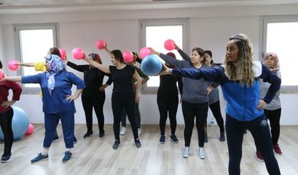Aydın Büyükşehir Belediyesi’nin Koçarlı Kültür Merkezi Her Yaştan Koçarlılıya Yeni Yetenekler Kazandırıyor