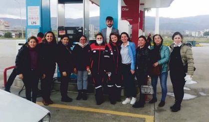 CHP’li Kadınlar, İşletmelerde Çalışan Kadınları Ziyaret Etti