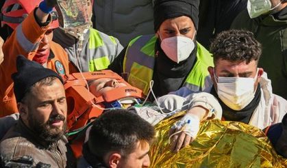 248'inci saatinde enkazdan sağ çıkarıldı