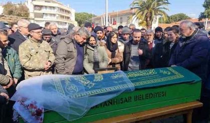 Büşra öğretmen son yolculuğuna duvağıyla uğurlandı