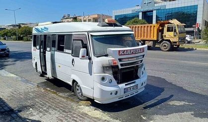 Seyir halindeki yolcu minibüsü alev aldı, alevler büyümeden söndürüldü