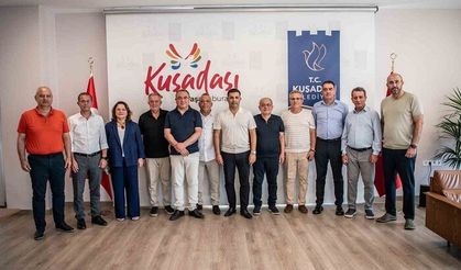 Aydın’daki CHP’li Belediye Başkanları Kuşadası’nda bir araya geldi