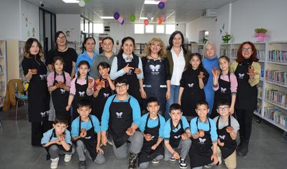 Kütüphanede Minik Eller Sanatla Buluştu
