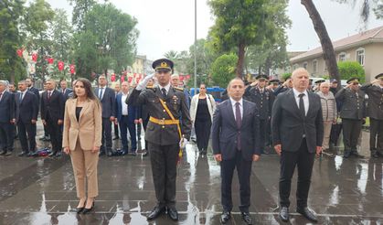Çine’de 29 Ekim Cumhuriyet Bayramı Törenleri Çelenk Sunumuyla Başladı