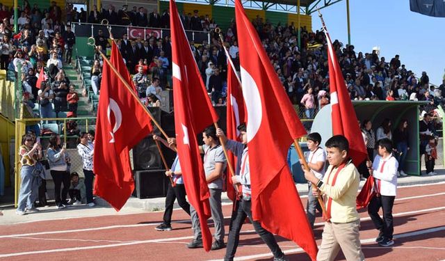 Çine’de Cumhuriyet Bayramı törenle kutlandı