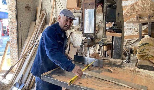 75 yaşındaki marangoz ustası Şentürk: "Eti senin kemiği benim dönemi bitti"