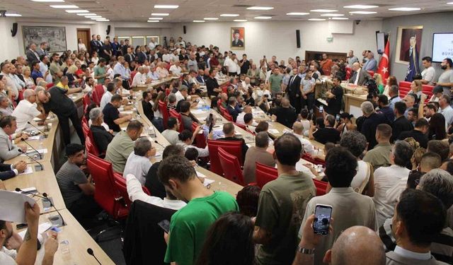 Aydın Büyükşehir Belediye Meclisi’nde gergin anlar
