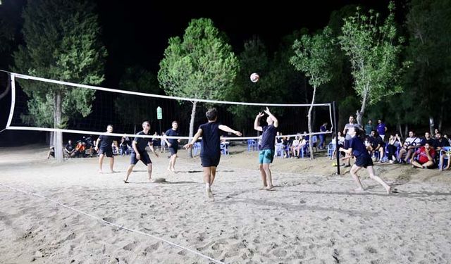 Çine’de sokak voleybolu turnuvası başladı