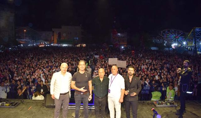 Çine’de Kıraç Konseri Hayranlarını Coşturdu