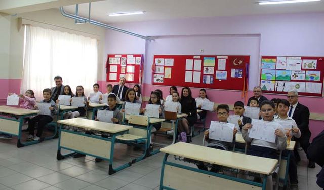 Çine’de 6 Bin 700 Öğrenci Karne Aldı, Yarıyıl Tatili Başlıyor