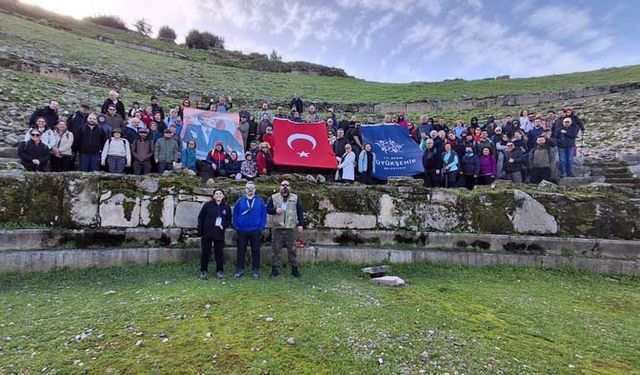 Aydınlılar Alabanda kültür gezisinde buluştu