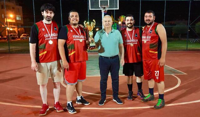 Çine'de 3x3 Sokak Basketbolu Turnuvası Nefes Kesti: Şampiyonlar Kupalarına Kavuştu