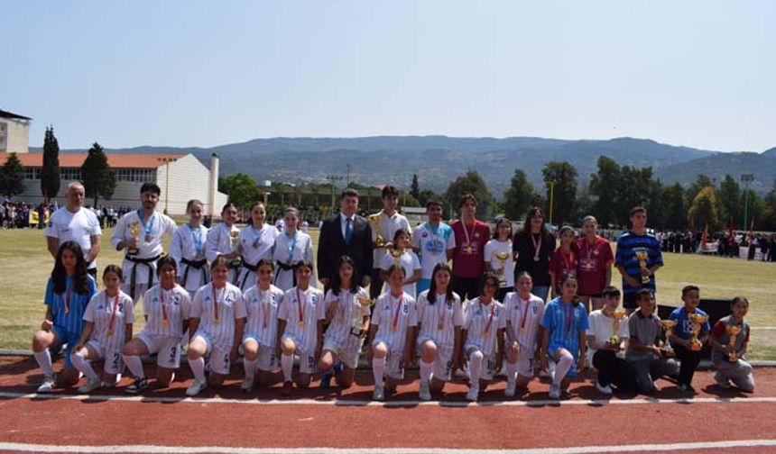 Çine’de 19 Mayıs Atatürk'ü Anma, Gençlik ve Spor Bayramı Kutlandı