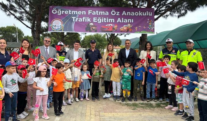 Çine Jandarma ve Emniyet Trafik Haftası’nı çocuklarla kutladı