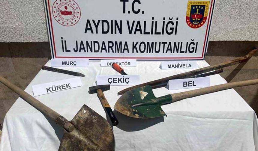 Çine’de iş makineli kaçak kazıya jandarma baskını