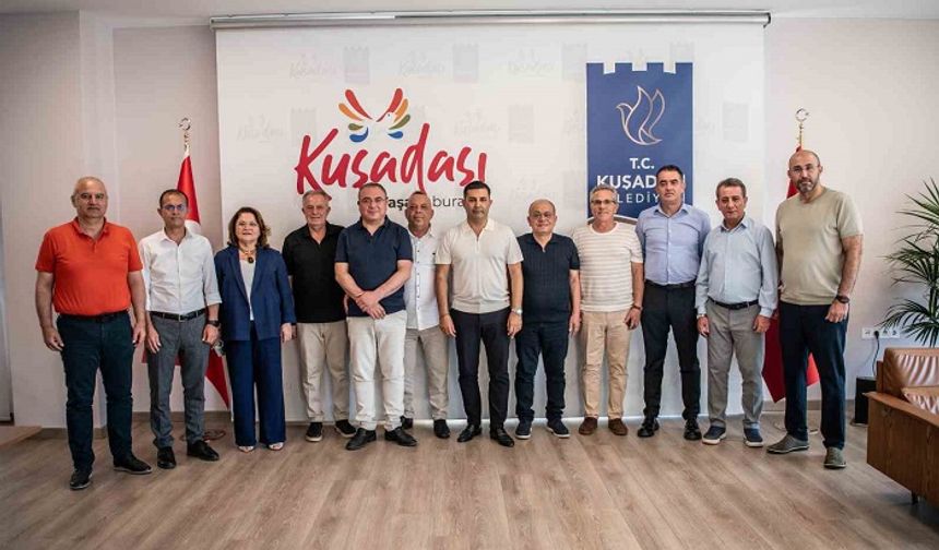 Aydın’daki CHP’li Belediye Başkanları Kuşadası’nda bir araya geldi