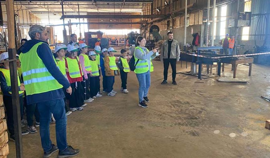 Öğrencilerden Uyar Palet’e Teknik Gezi