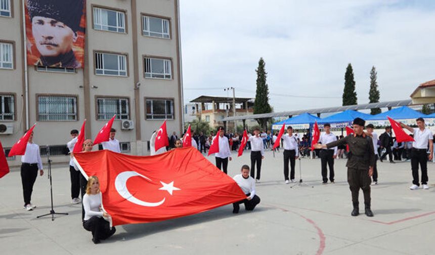 Çine’de 19 Mayıs Coşkusu Gençlerin Gösterileriyle Taçlandı