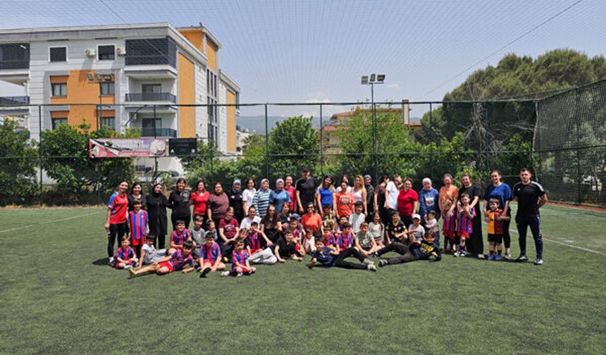 Anneler Sahaya İndi, Tribünler Şenlendi: Altınordu Çine’de Unutulmaz Gün