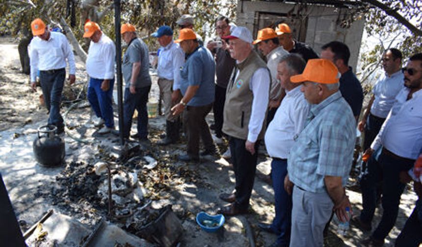 Bayraktar ve Eşiyok, Yangından Zarar Gören Çiftçilerle Buluştu