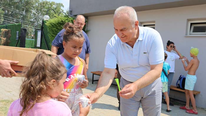 Başkan Mehmet Kivrak Yüzme Kursu Zi̇yareti̇ (3)