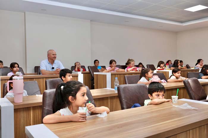 Başkan Mehmet Kivrak İngi̇li̇zce Kursu Zi̇yaret (10)