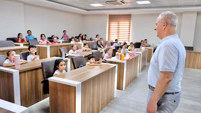 Başkan Mehmet Kivrak İngi̇li̇zce Kursu Zi̇yaret (8)