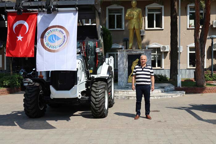 Başkan Mehmet Kivrak Çi̇ne'ye İş Maki̇nesi̇ Kazandirdi (3)