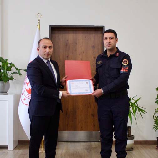 611665002 17869138533522408 8498928303400601323 N