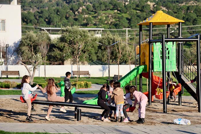 Başkan Kivrak Sözünü Tuttu, Çocuklarin Yüzü Güldü (17)