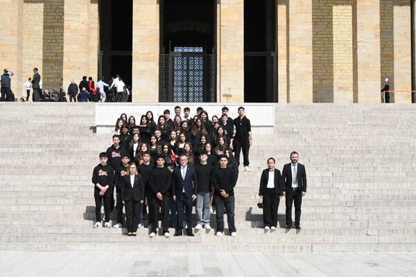 B3D00Bab C8B8 4Bb4 832D 3B6Dc5568886