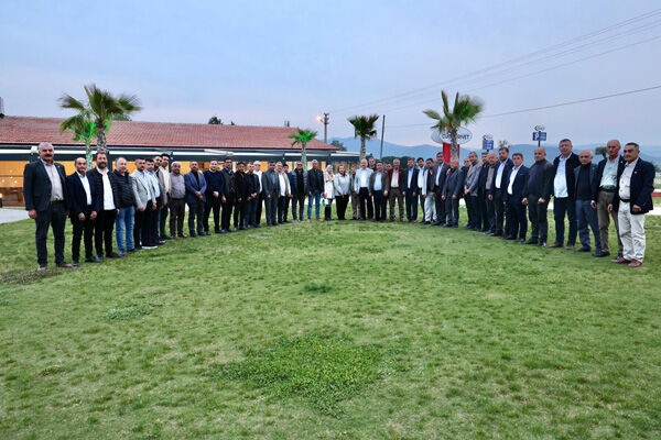 Başkan Mehmet Kivrak Muhtarlarla Bi̇r Araya Geldi̇ (1)