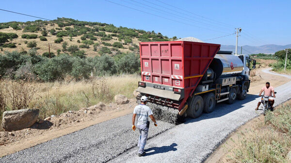 Başkan Kivrak Öncülüğünde Asfaltlama Çalişmalari Başladi (17)